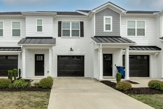 Building Photo - 4333 Doral Dr