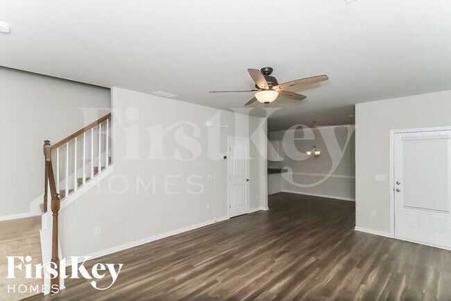 Building Photo - 325 Stoney Hollow Rd