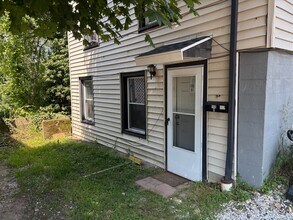 Building Photo - 108 Derby Ave
