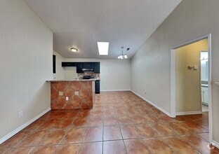 Building Photo - 2747 Condor Creek Ln