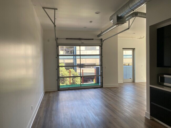 Loft style condo - everything open - 212 Marine St