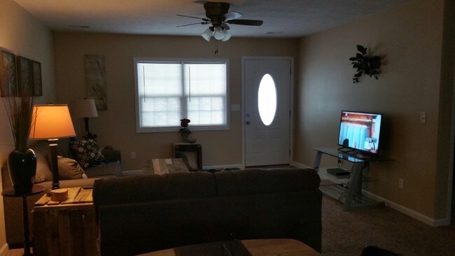 Building Photo - 1007 W Union St