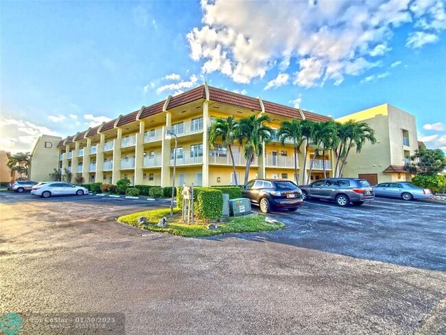 Foto del edificio - 6700 Royal Palm Blvd