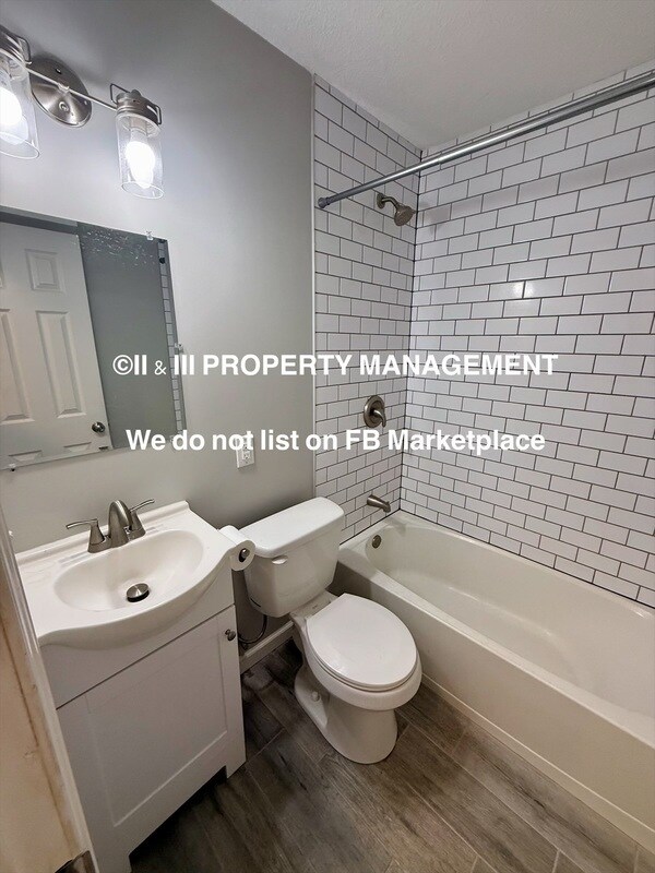 Building Photo - 407 S Mahaffie St
