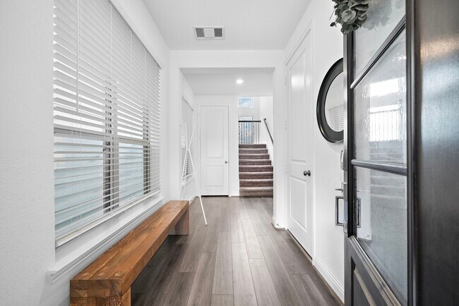 Foto del edificio - 11008 Mikula Dr