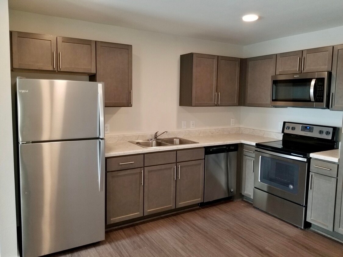 Primary Photo - Miramonte Single Living
