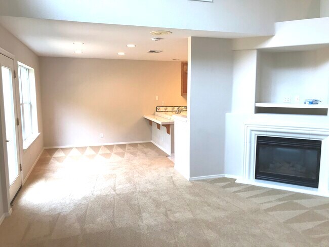 Building Photo - 418 Regal Lily Ln