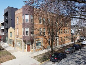 Building Photo - 2732 W Chicago Ave
