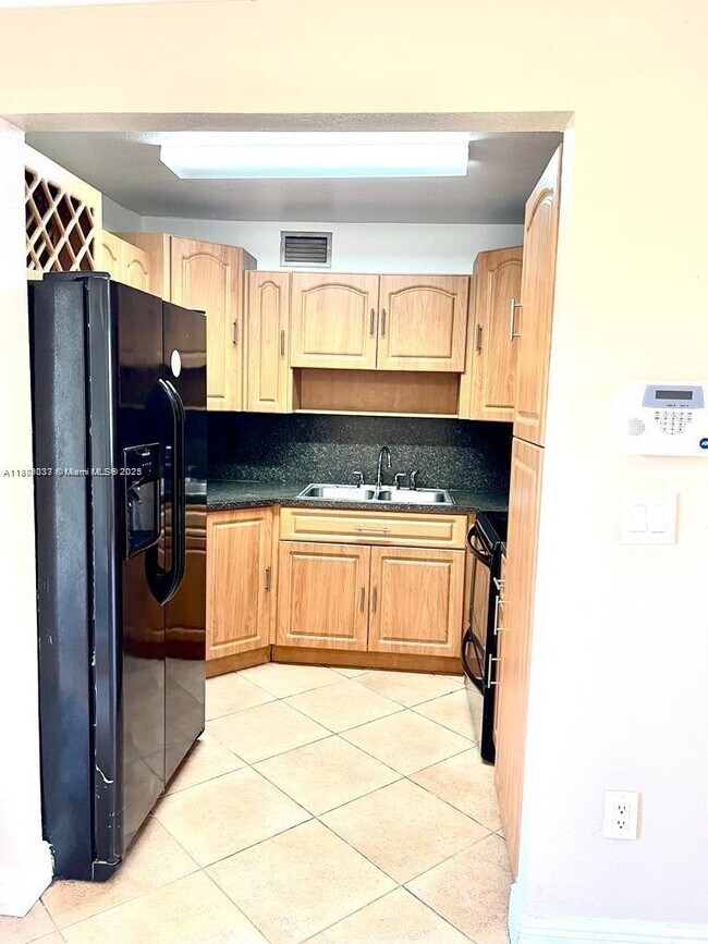 Foto del edificio - 3021 W 76th St