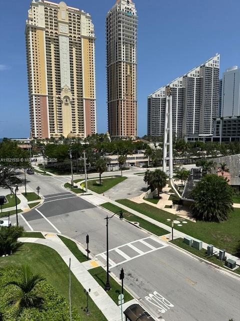 Foto principal - 17800 Atlantic Blvd