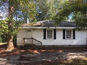 Building Photo - 30-32 Gardner Dr