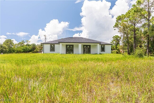 Foto del edificio - 717 Homestead Rd S