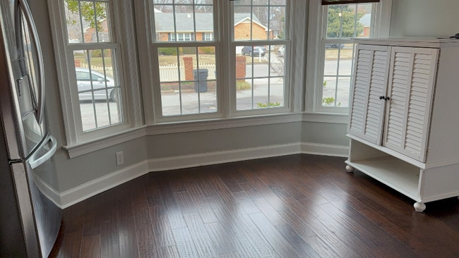 Building Photo - 658 Lord Dunmore Dr