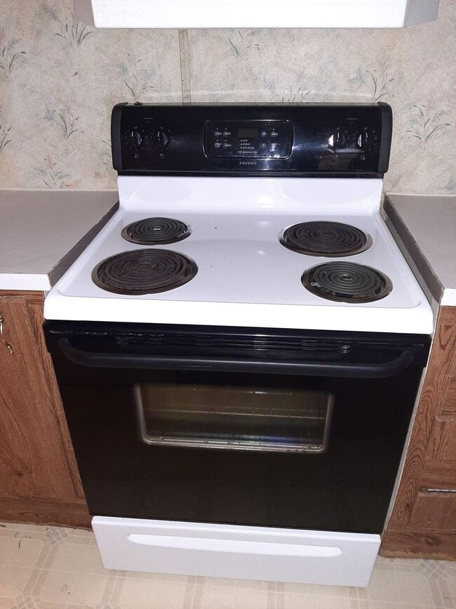 Building Photo - 229 Melody Ln