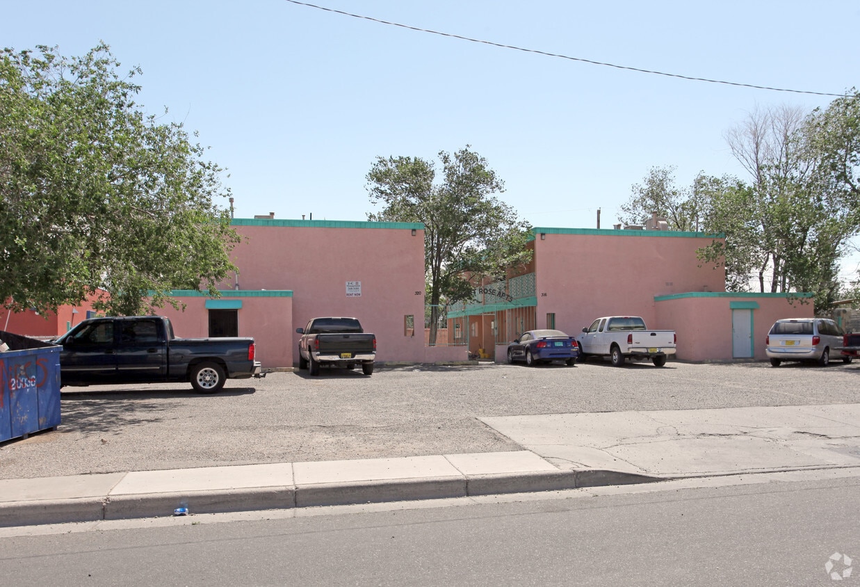 Building Photo - 316-320 Espanola St NE