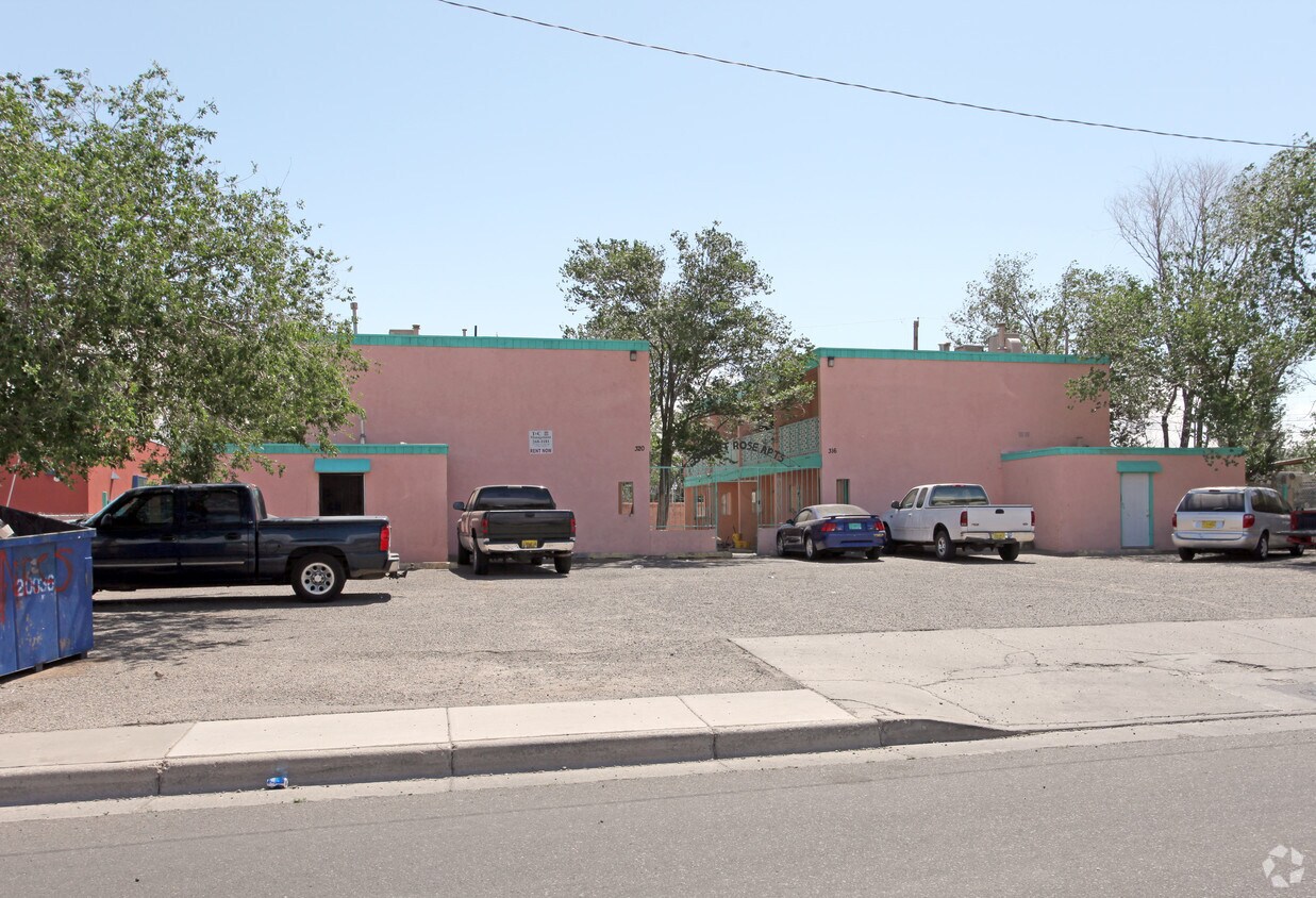 Foto del edificio - 316-320 Espanola St NE
