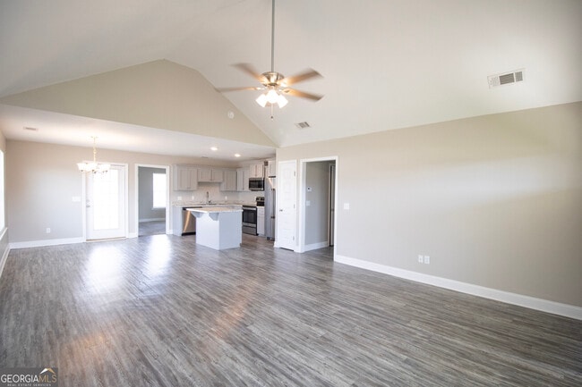 Foto del edificio - 7051 White Pine Ave