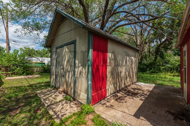 Building Photo - 5714 E Harry St