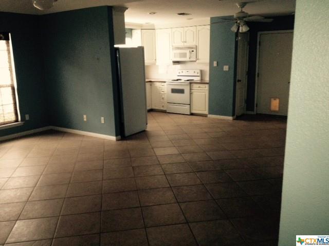Building Photo - 244 Dogwood Dr