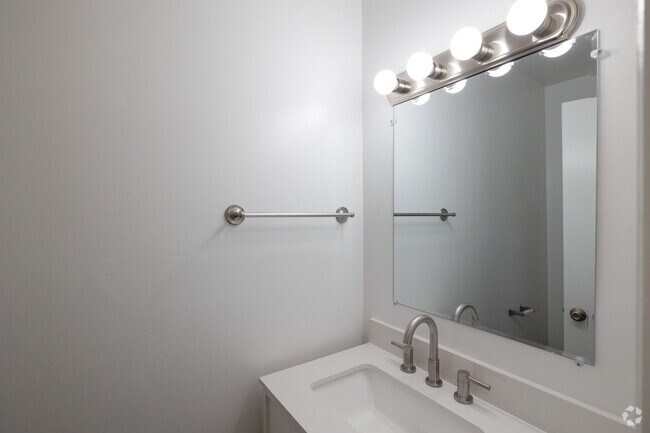2HAB, 1,5BA - 1341 ft² - Presidential Townhome Rentals