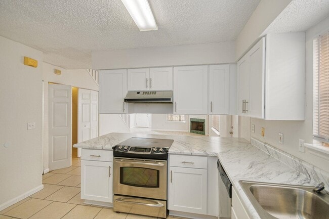 Foto del edificio - 3464 Daylily Ln