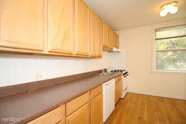 Foto del edificio - 722 W Barry Ave