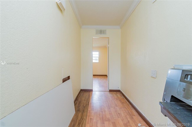 Foto del edificio - 603 S State Rd 7