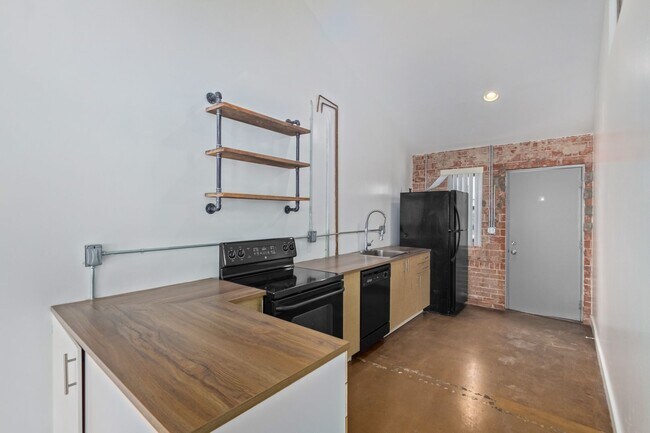 Building Photo - 1810 N 16th St