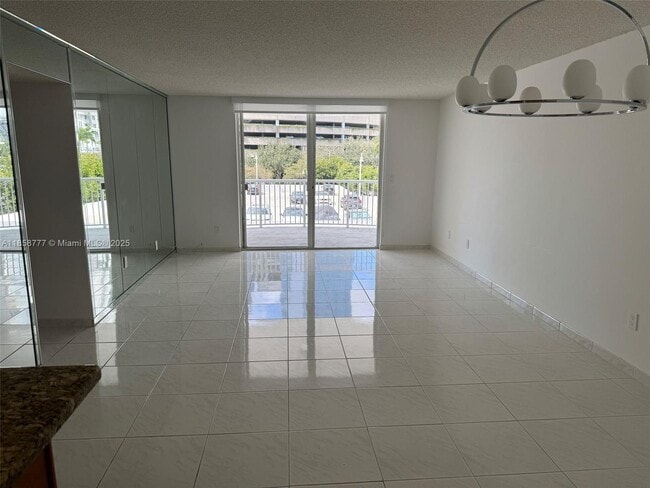 Foto del edificio - 1420 Brickell Bay Dr