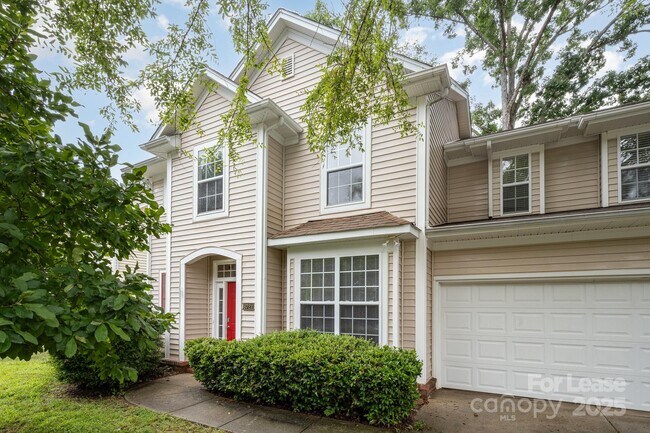 Foto del edificio - 6721 Charter Hills Rd