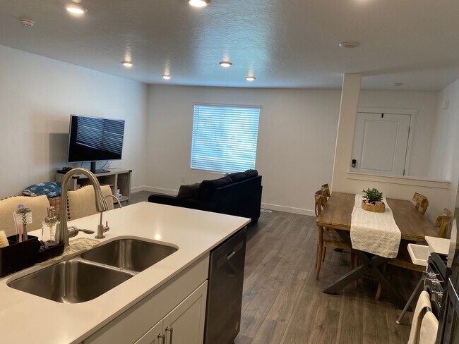 Foto del edificio - 1389 Harvest Vw Dr