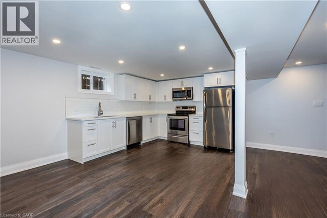 Photo du bâtiment - 418 E 25th St