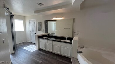 Building Photo - 537 Fiddlehead Ave