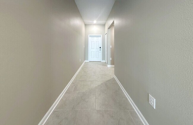 Foto del edificio - 272 Bergamot Lp