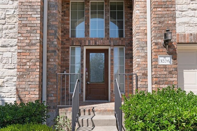 Building Photo - 3206 Luminoso Ln E