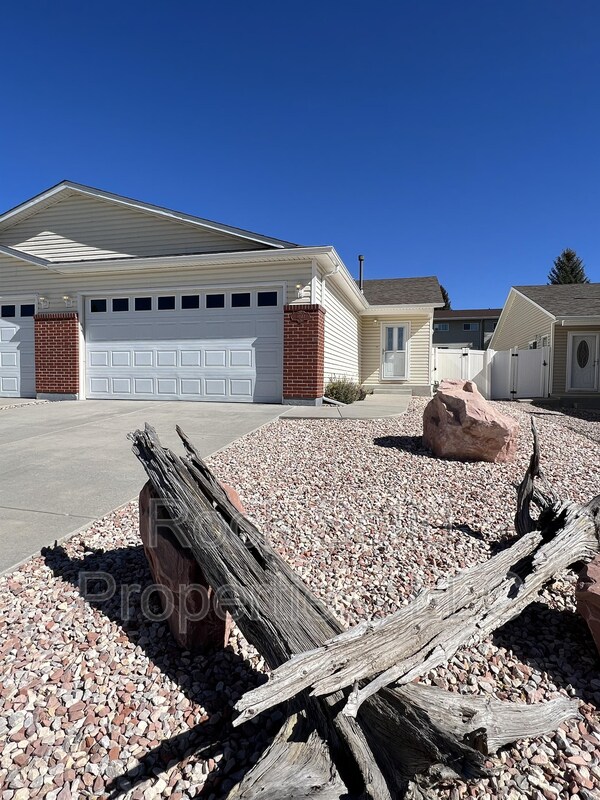 Foto del edificio - 6003 Crow Rd