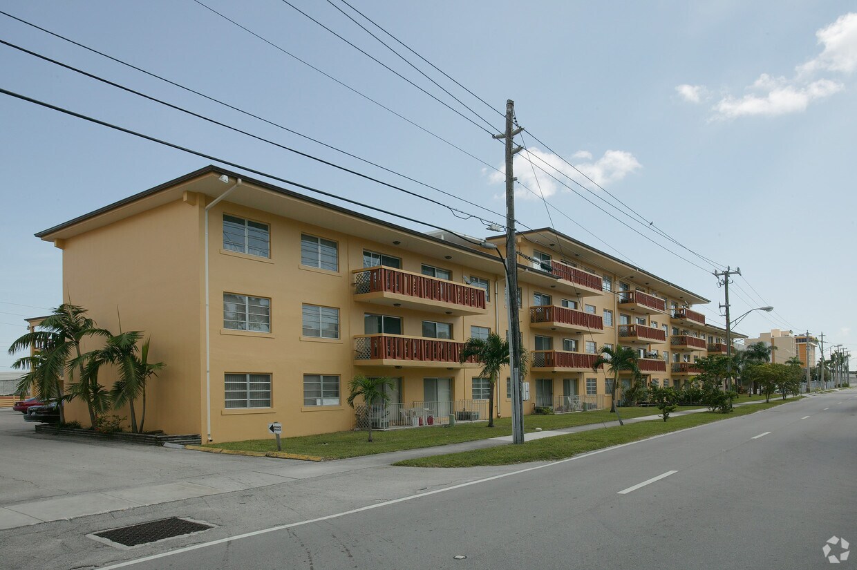 Primary Photo - Continental Springs Apartments