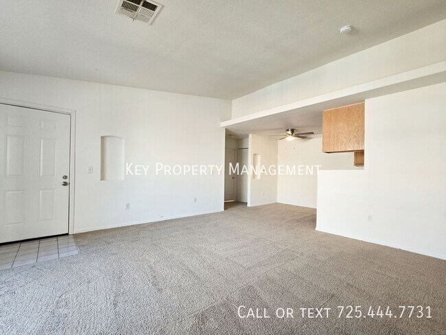 Foto del edificio - 2 BEDROOM 2 BATH IN GATED COMMUNITY NEAR N...