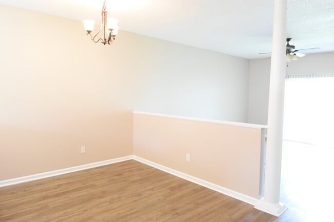 Building Photo - 4610 McClelland Dr