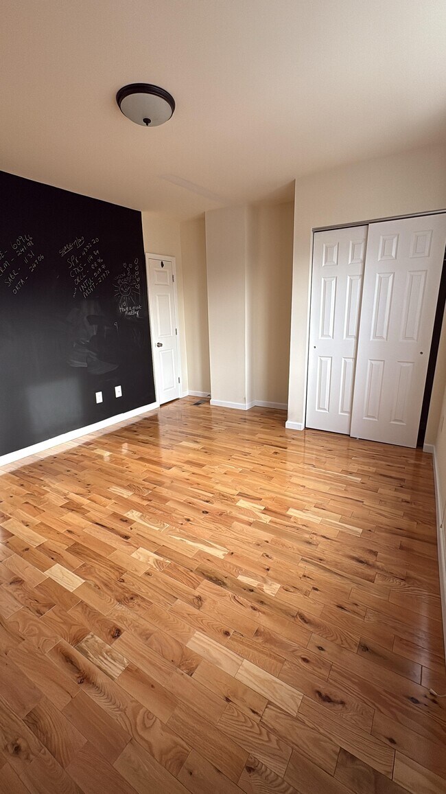 Foto del edificio - 4167 Ridge Ave