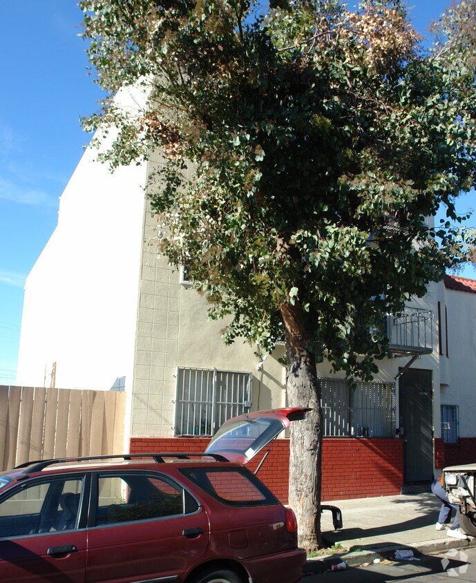 Foto principal - 192 Santa Barbara Ave