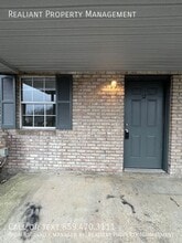 Building Photo - 31 Hurley St