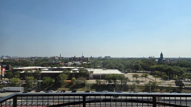 Foto del edificio - 1224 W Van Buren St