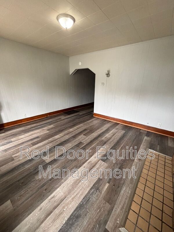 Foto del edificio - 405 W Wheeling St