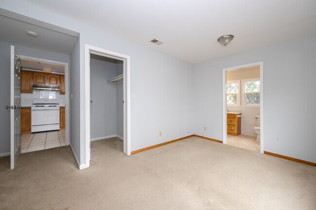 Photo - 5340 Fulton St Apartments