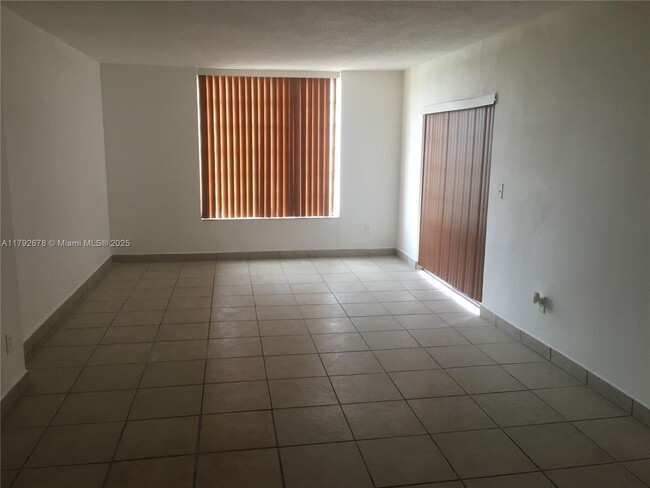 Foto del edificio - 13455 NE 10th Ave