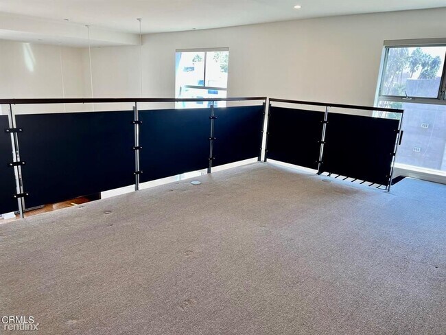 Foto del edificio - 1 br, 1 bath Condo - 7062 Hawthorn Ave Apt...