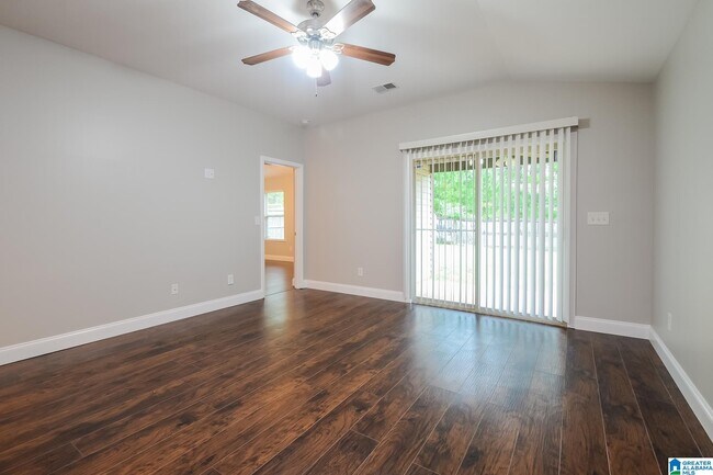 Building Photo - 100 Briar Ridge Ln