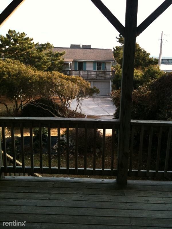 Foto del edificio - 5207 Emerald Dr