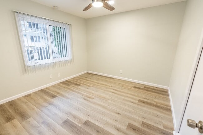 Interior Photo - 7044 Lanewood Ave